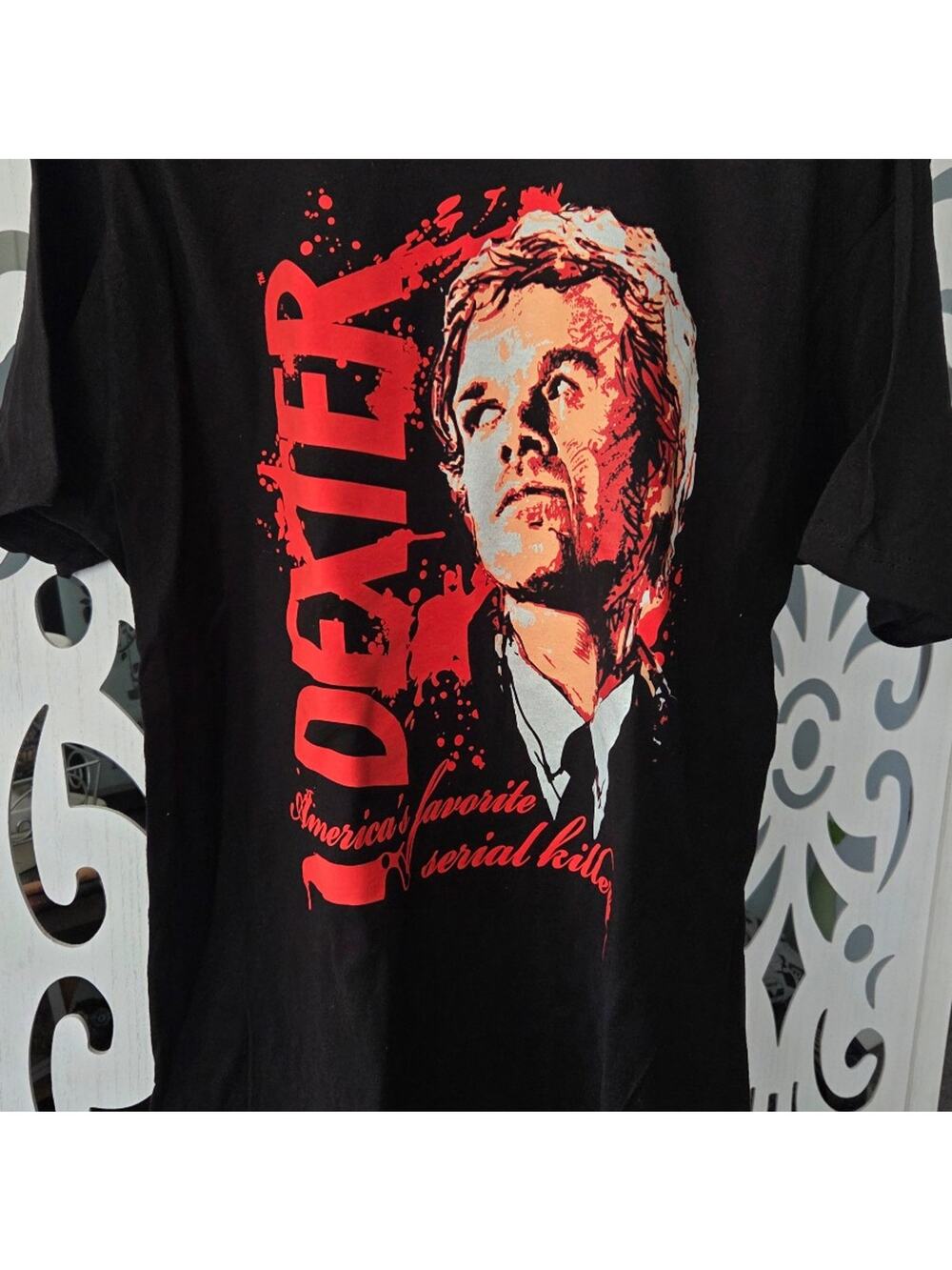 Dexter TV Show Graphic Shirt Large Black Americas Favorite Serial Killer nwot